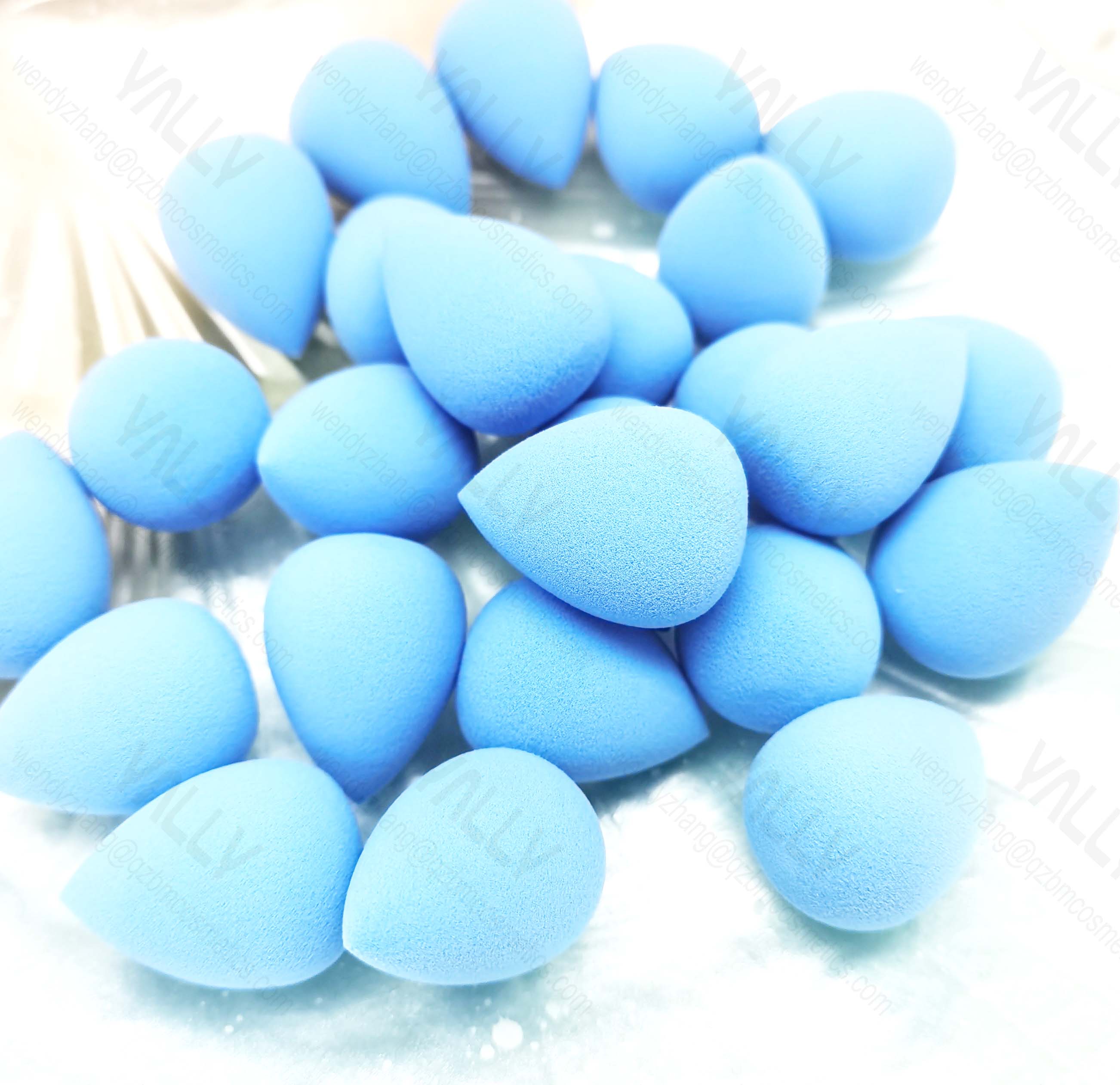 blue beuayt blender (2).jpg